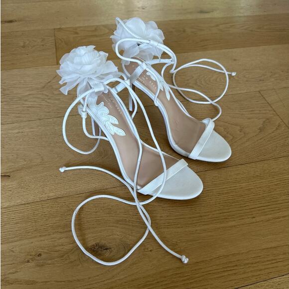 Gianni Bini x Caelynn Bell - Papillon Flower Ankle Wrap Strappy Sandals in White - Picture 1 of 9